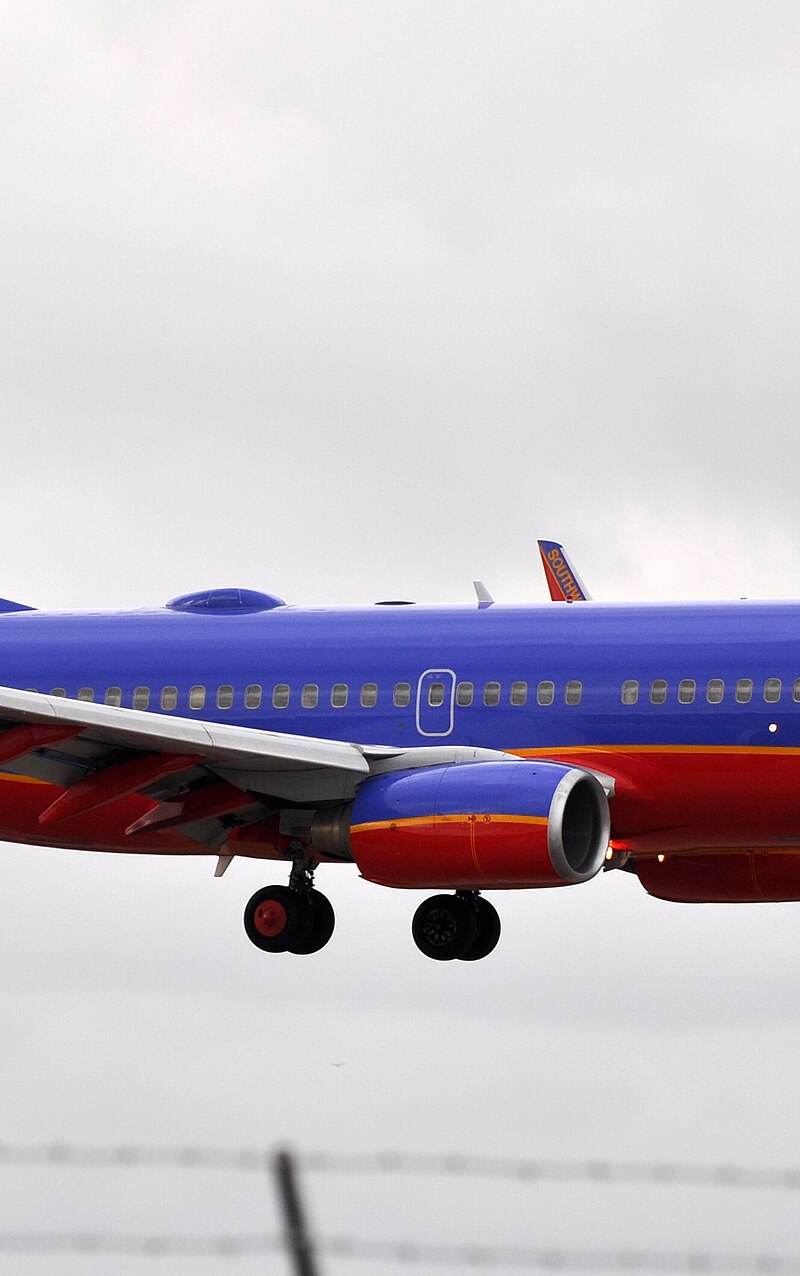 N719SW - Twin-engine aircraft