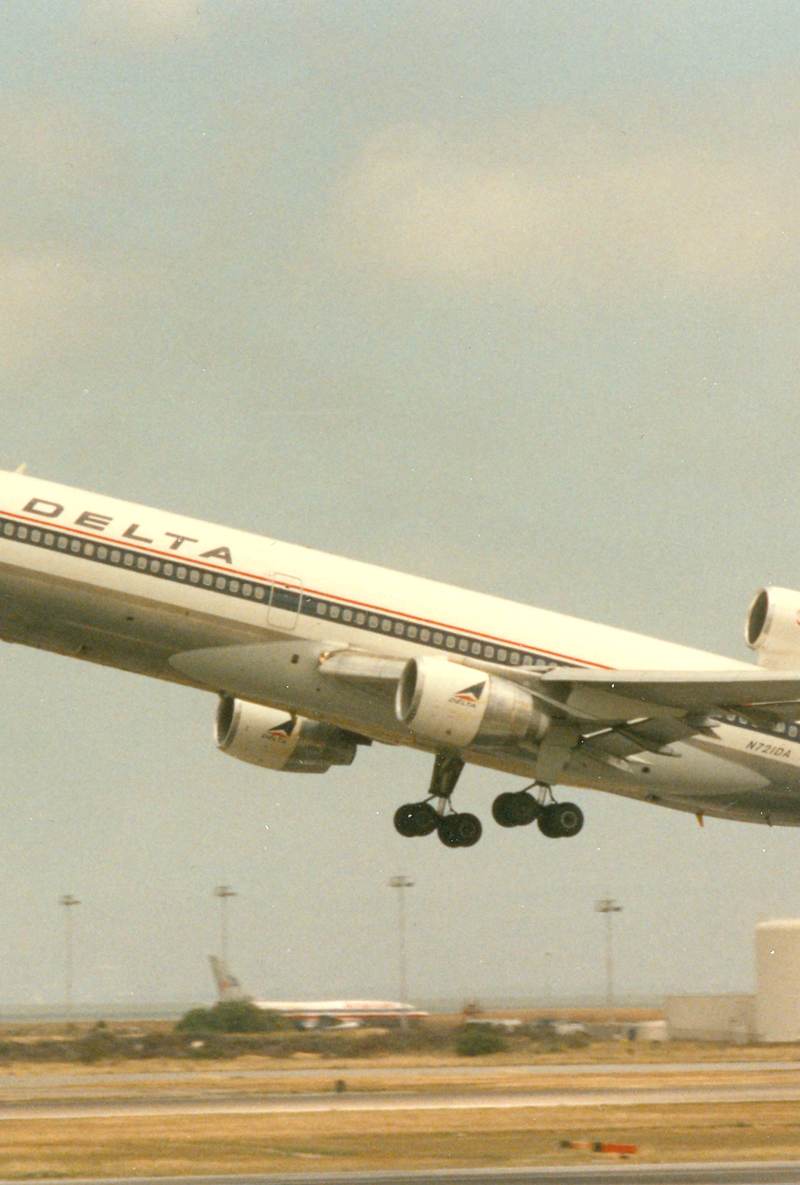 N721DA - Lockheed