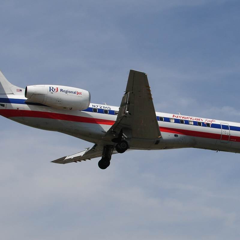 N721HS - Twin-engine aircraft