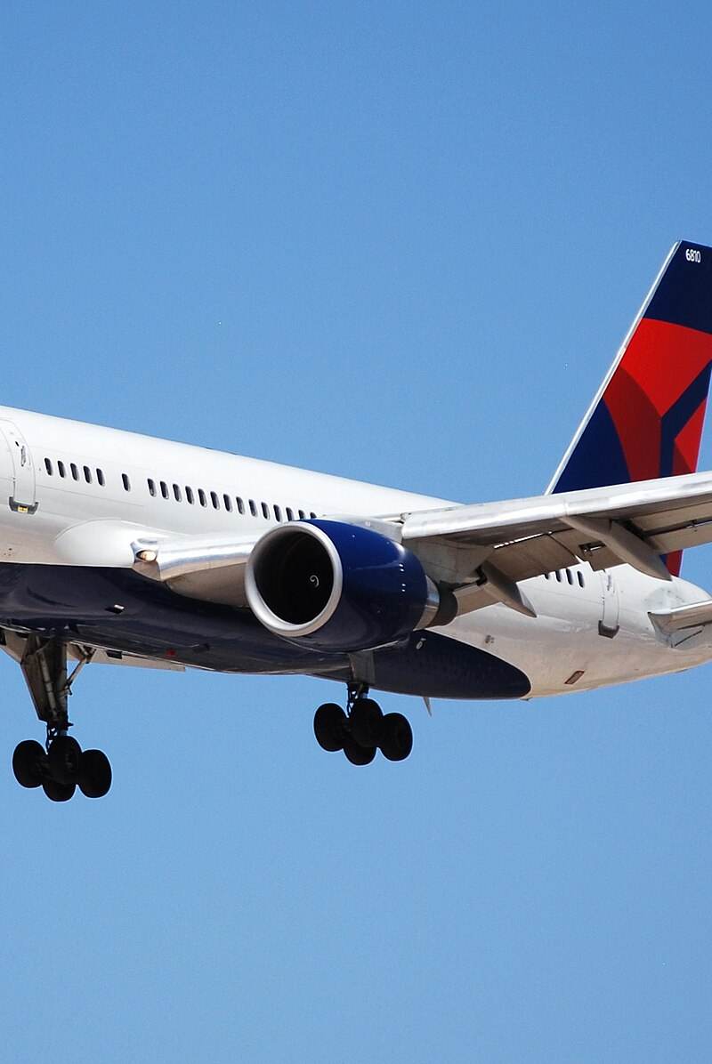 N721TW - Twin-engine aircraft