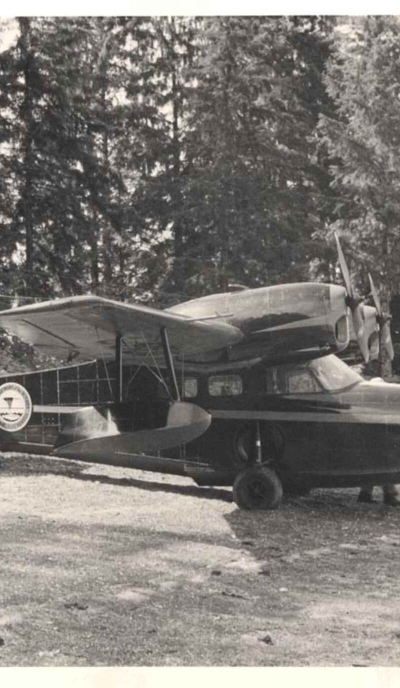 N722 - Aircraft