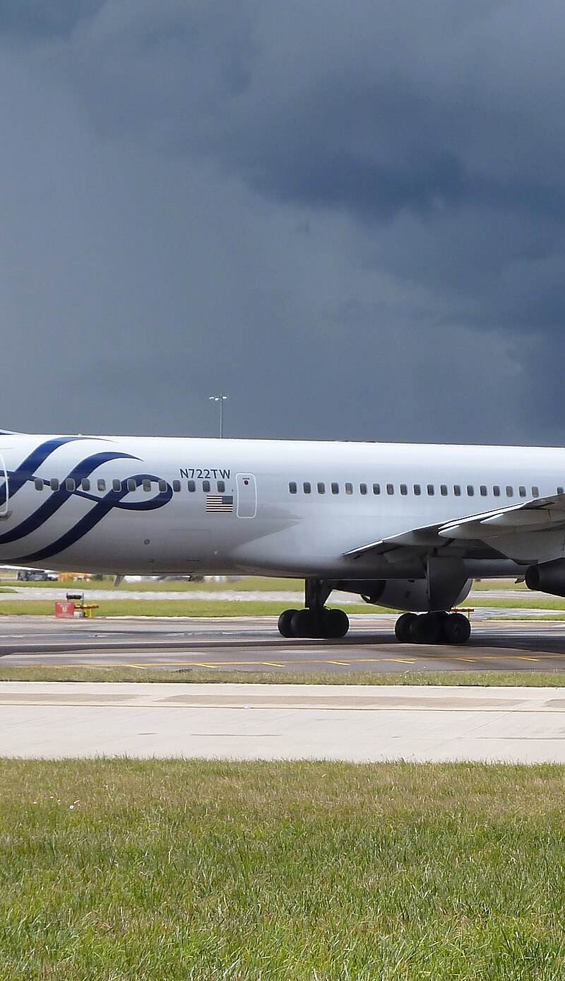 N722TW - Twin-engine aircraft