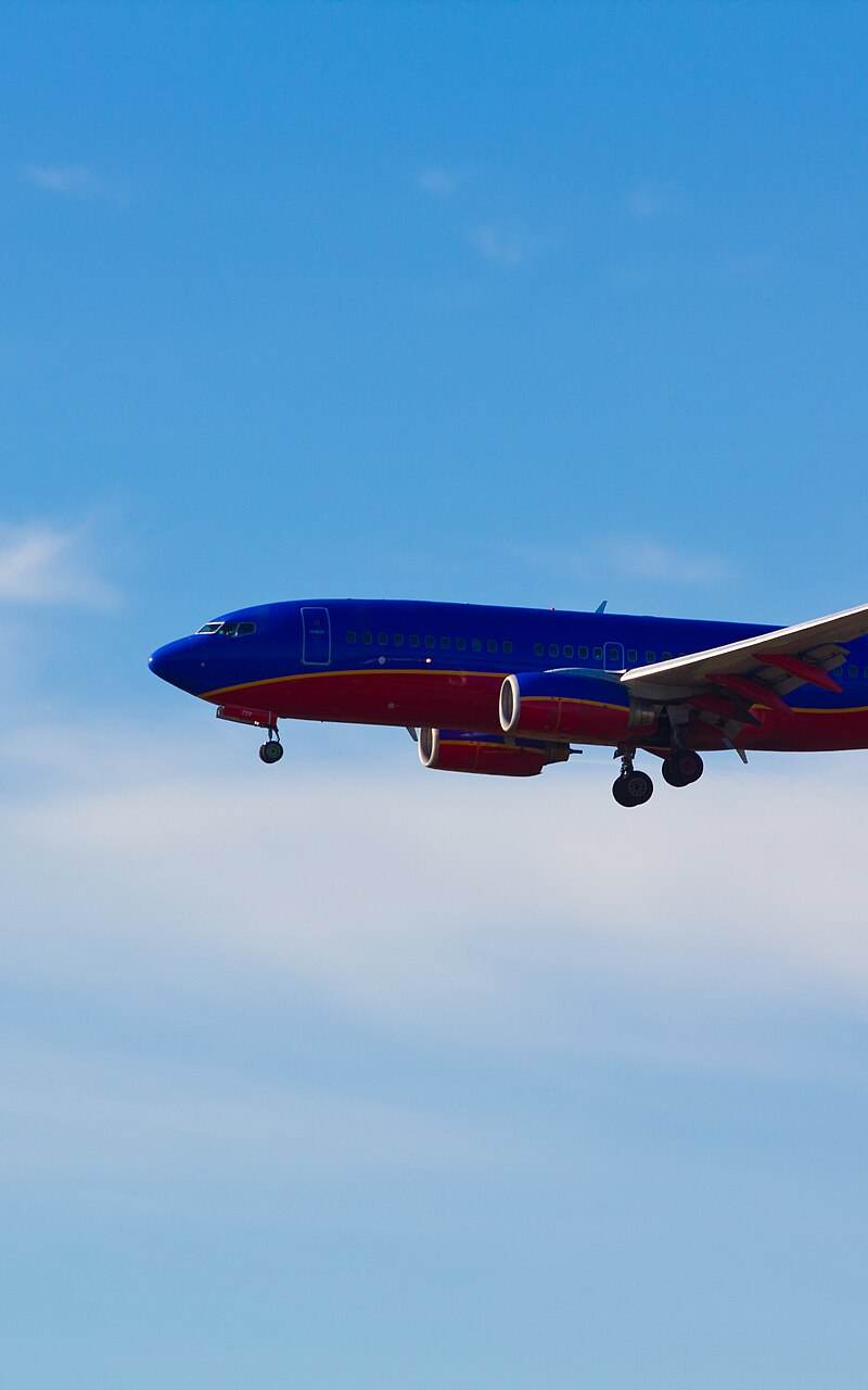 N723SW - Twin-engine aircraft