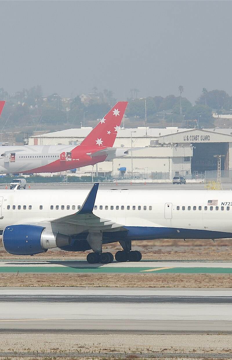 N723TW - Twin-engine aircraft