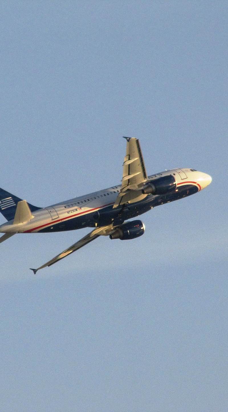 N723UW - Twin-engine aircraft