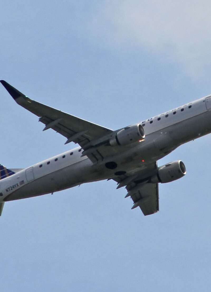 N724YX - Embraer