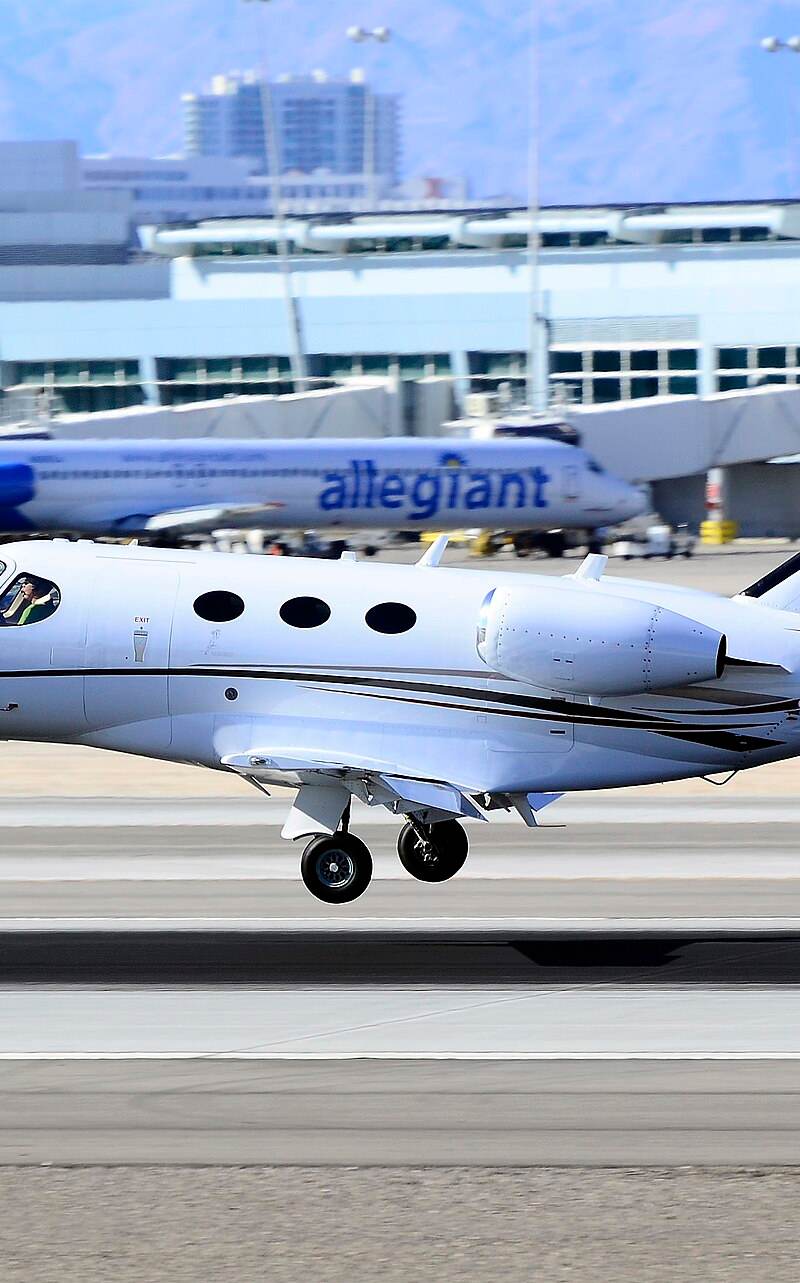 N725JB - Business jet