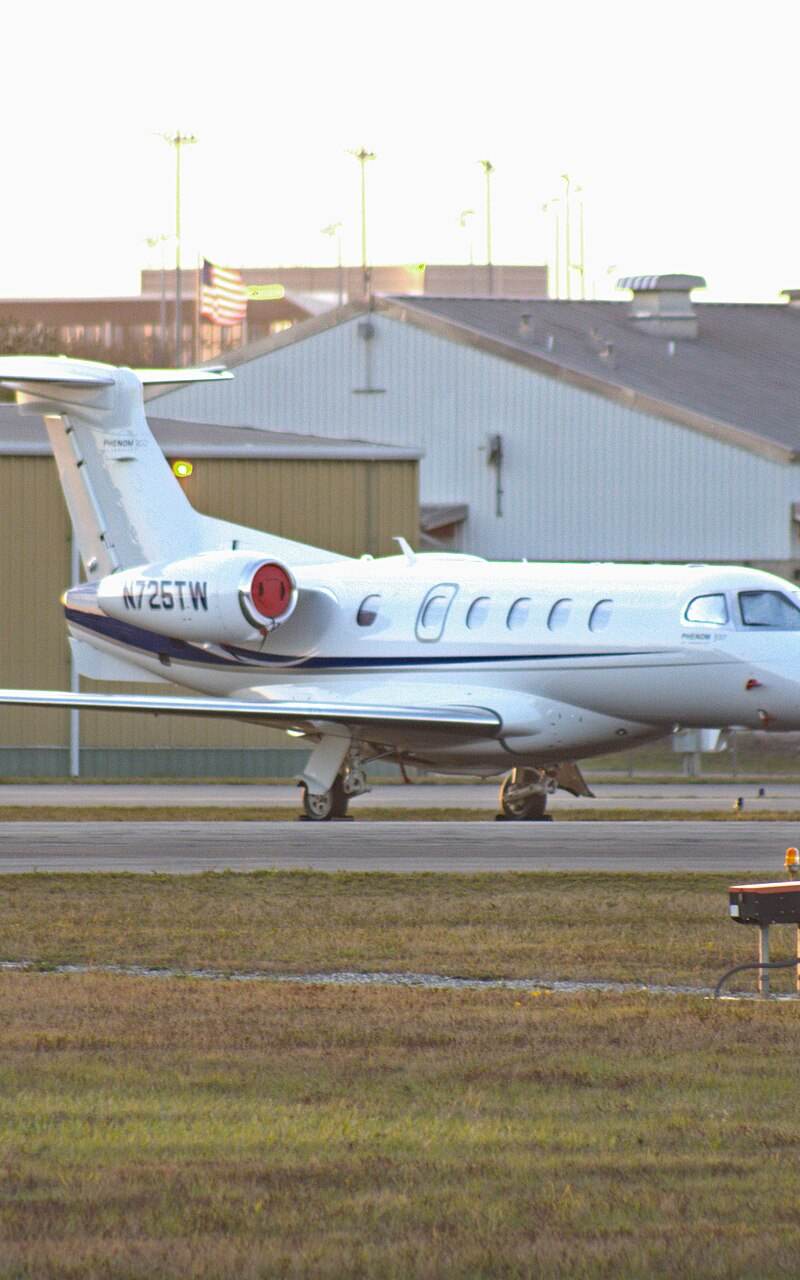 N725TW - Business jet
