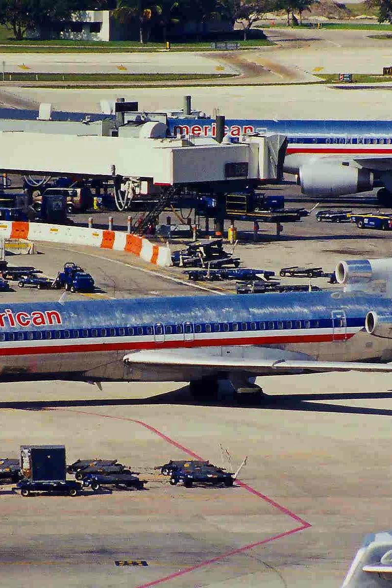 N726AA - Douglas