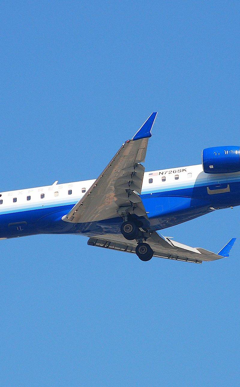 N726SK - Twin-engine aircraft