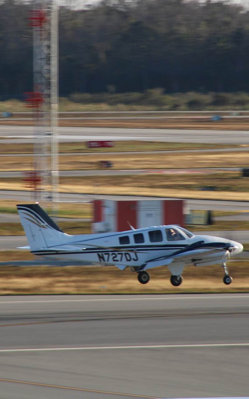 N727DJ - Twin-engine aircraft