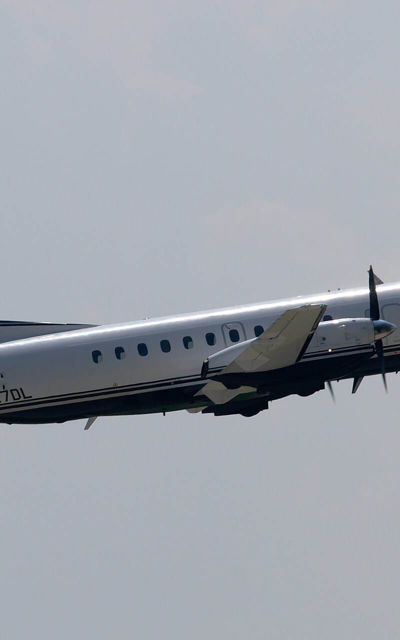 N727DL - Twin-engine aircraft