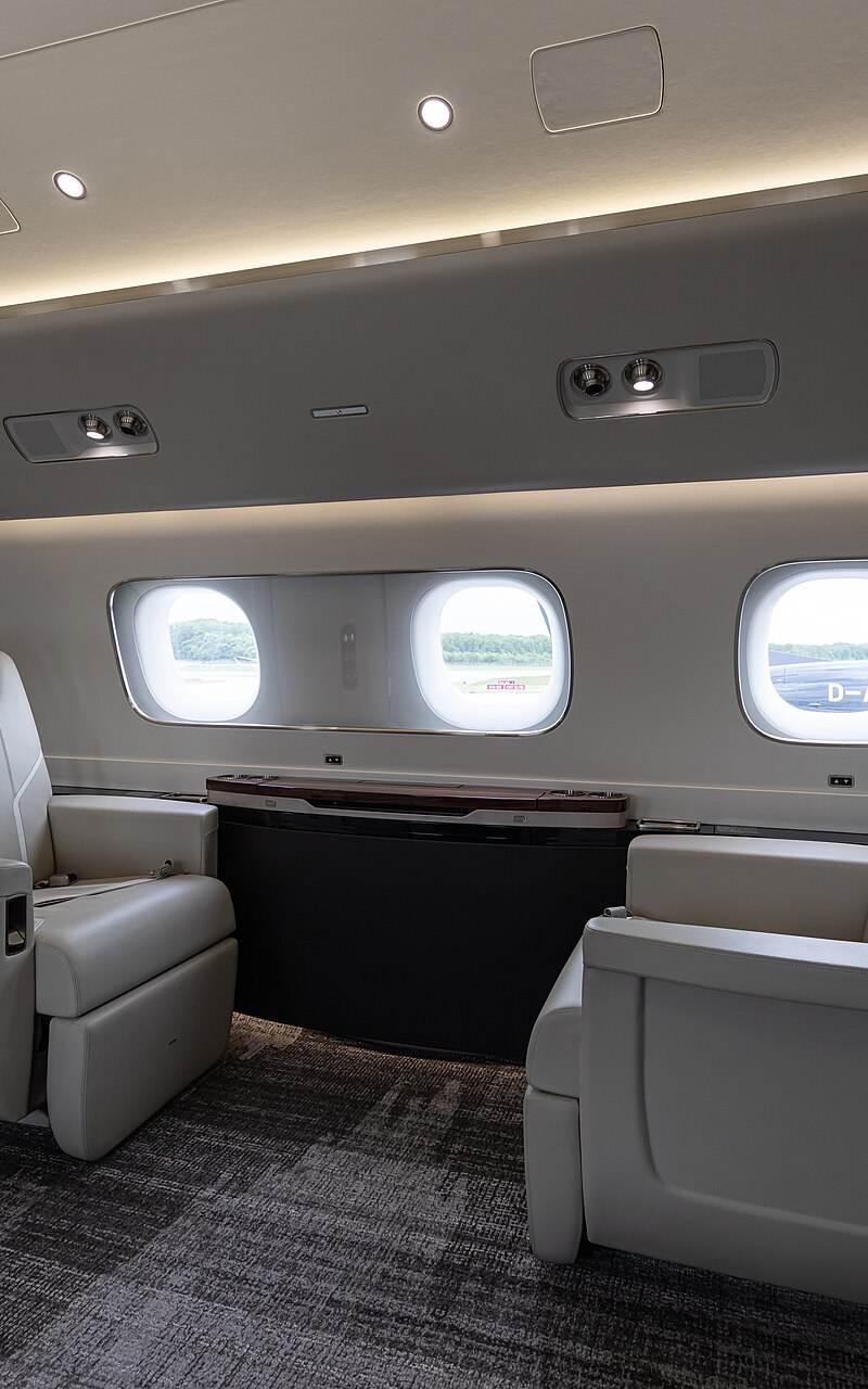 N727EE - Business jet