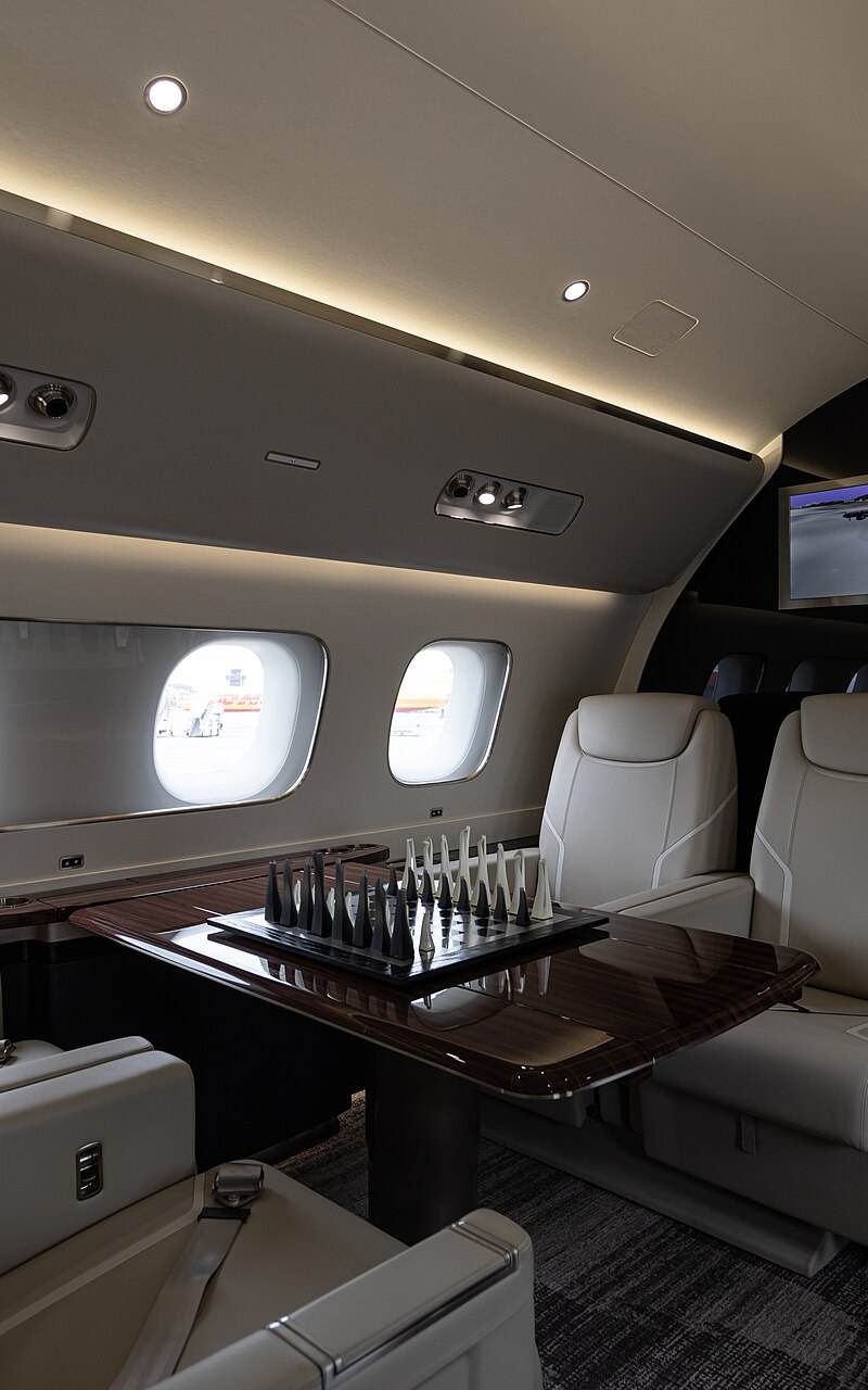 N727EE - Business jet