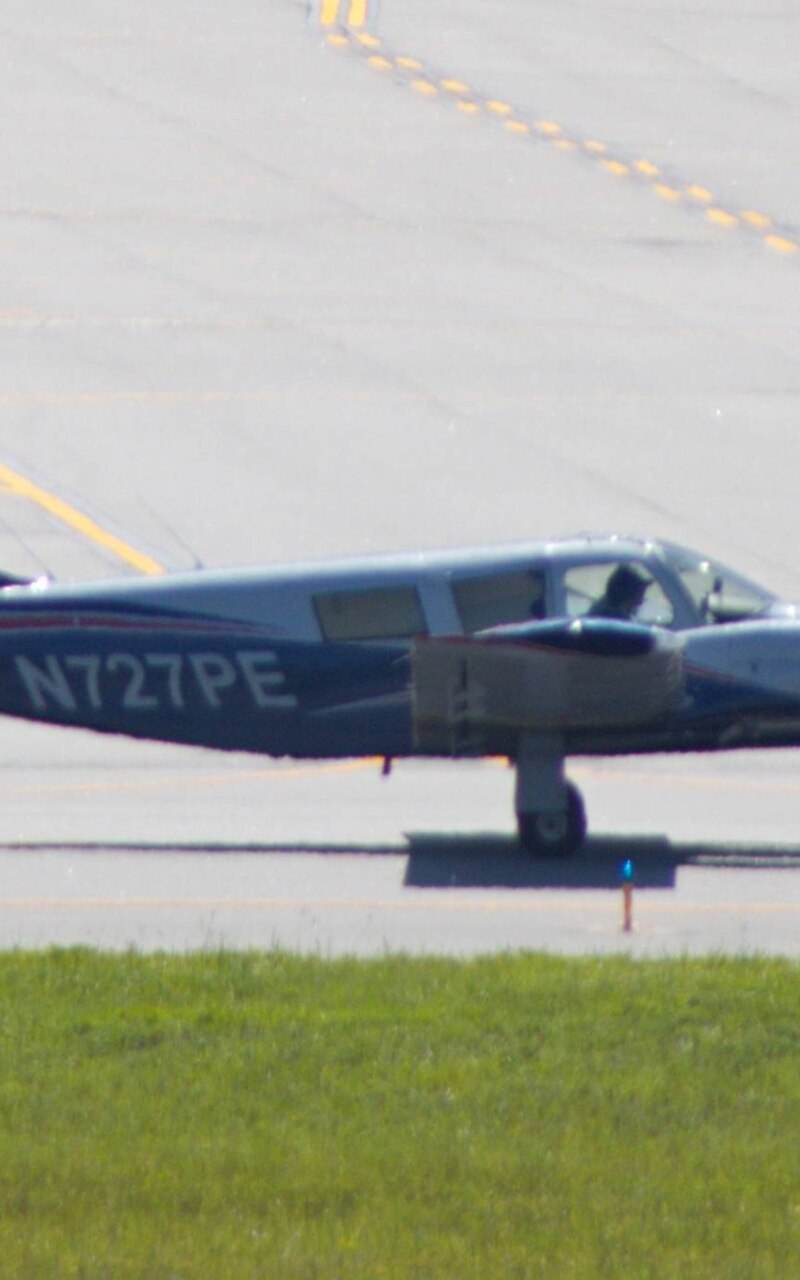 N727PE - Twin-engine aircraft