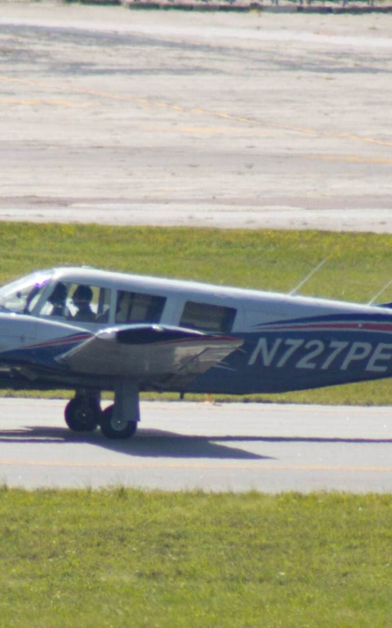 N727PE - Twin-engine aircraft