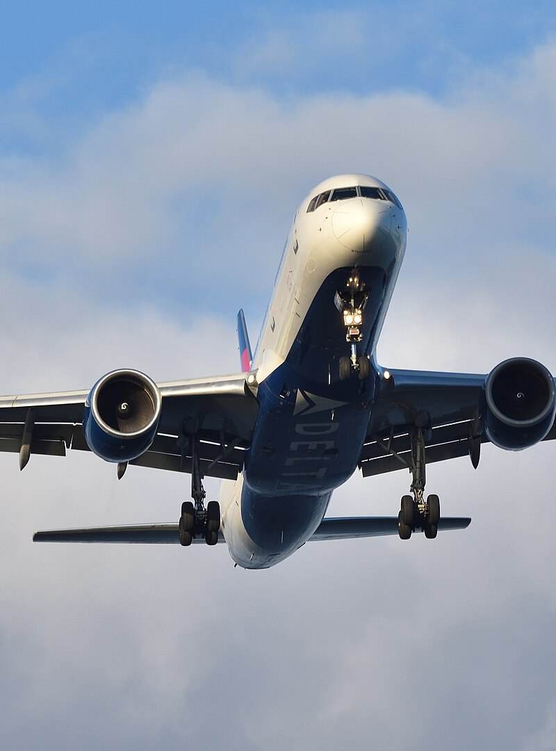 N727TW - Twin-engine aircraft
