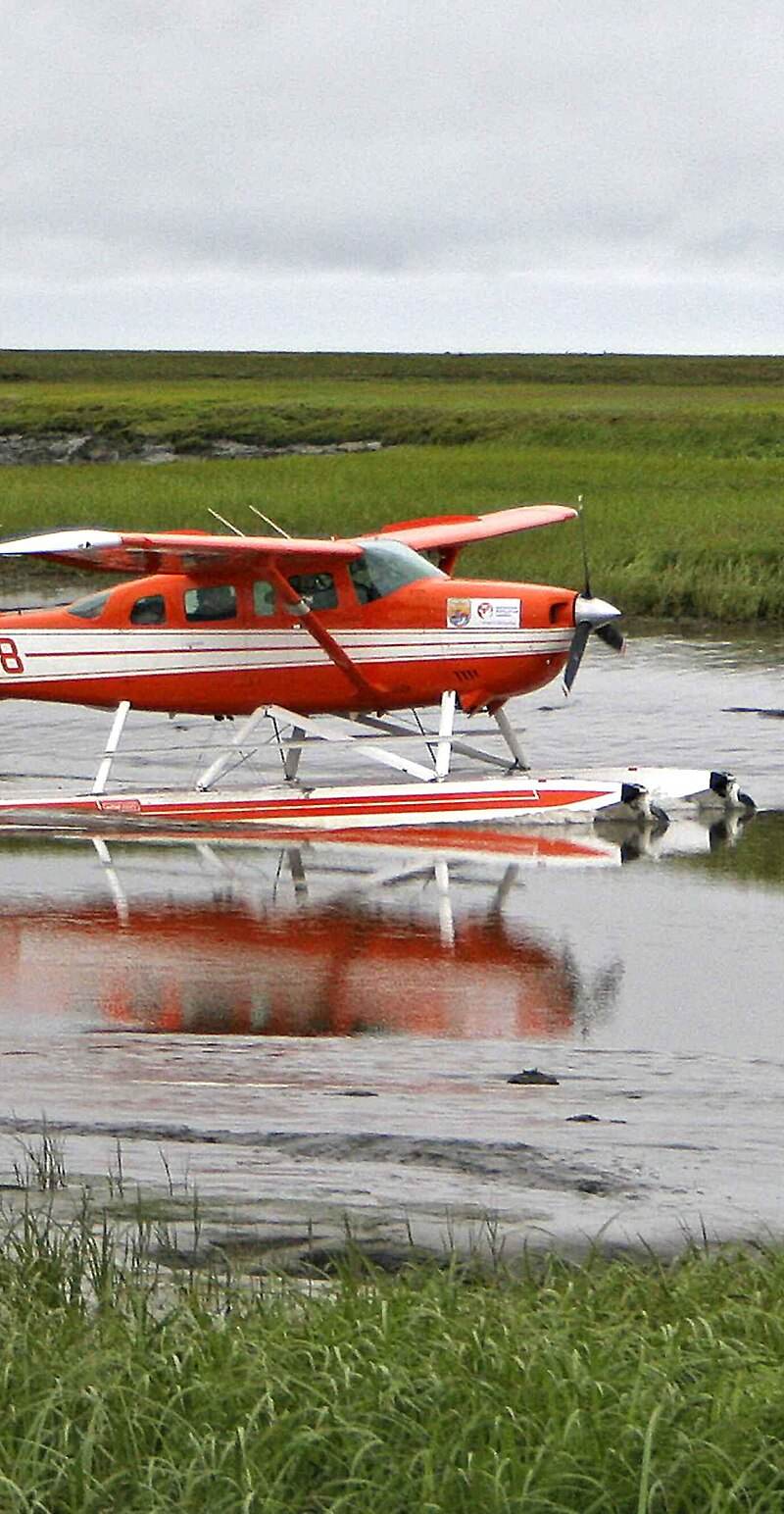 N728 - Aircraft