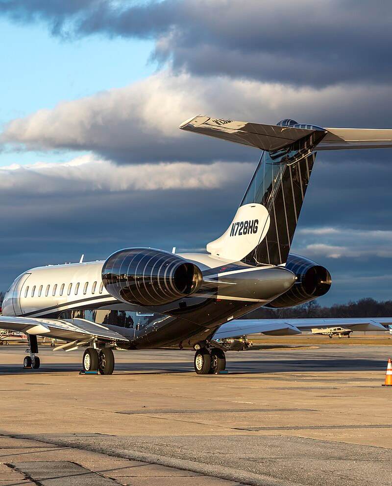 N728HG - Business jet