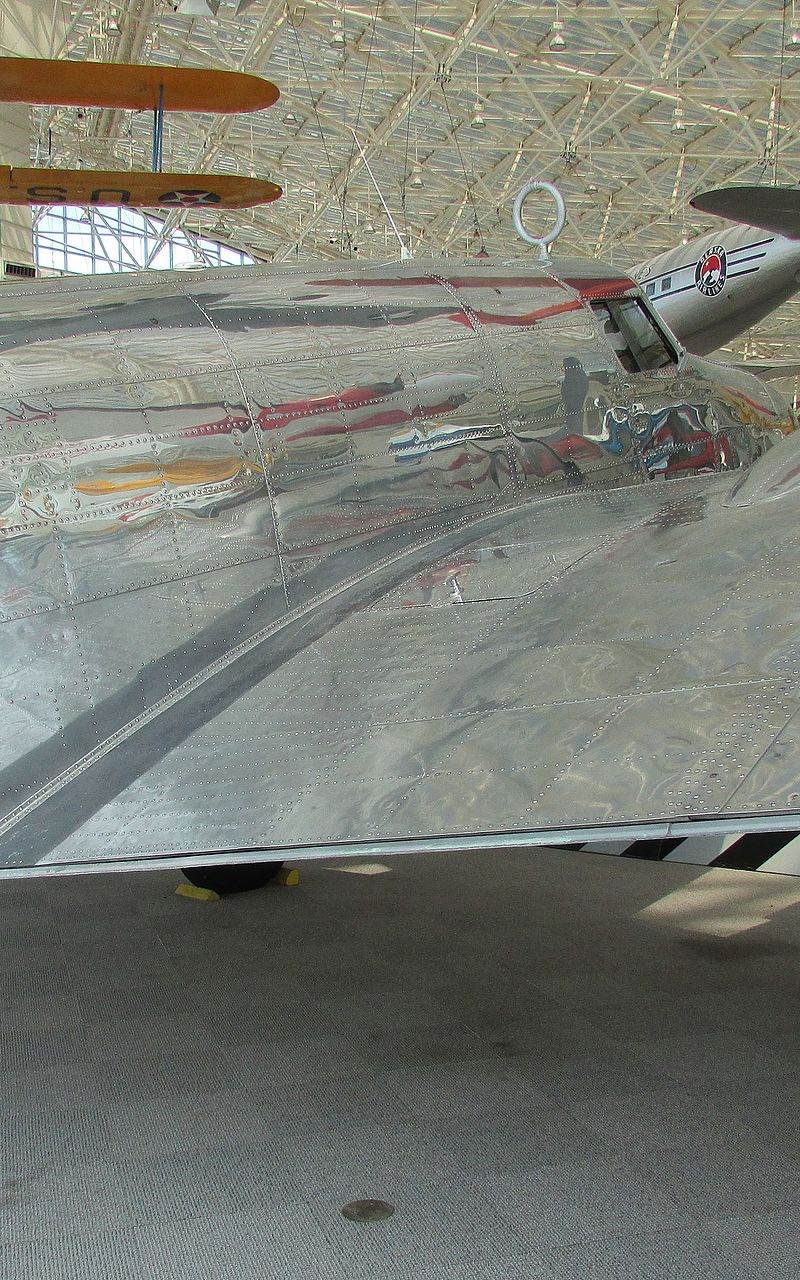  - Twin-engine aircraft