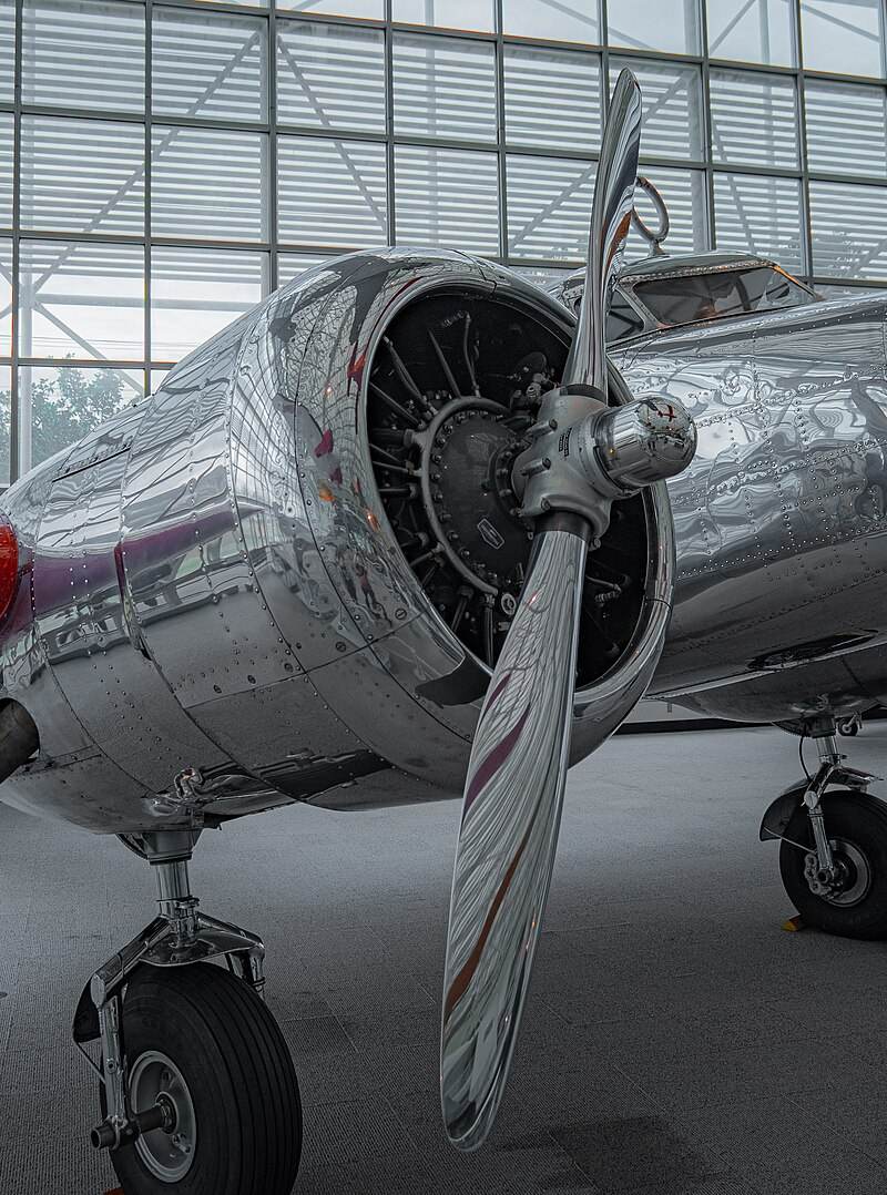  - Twin-engine aircraft