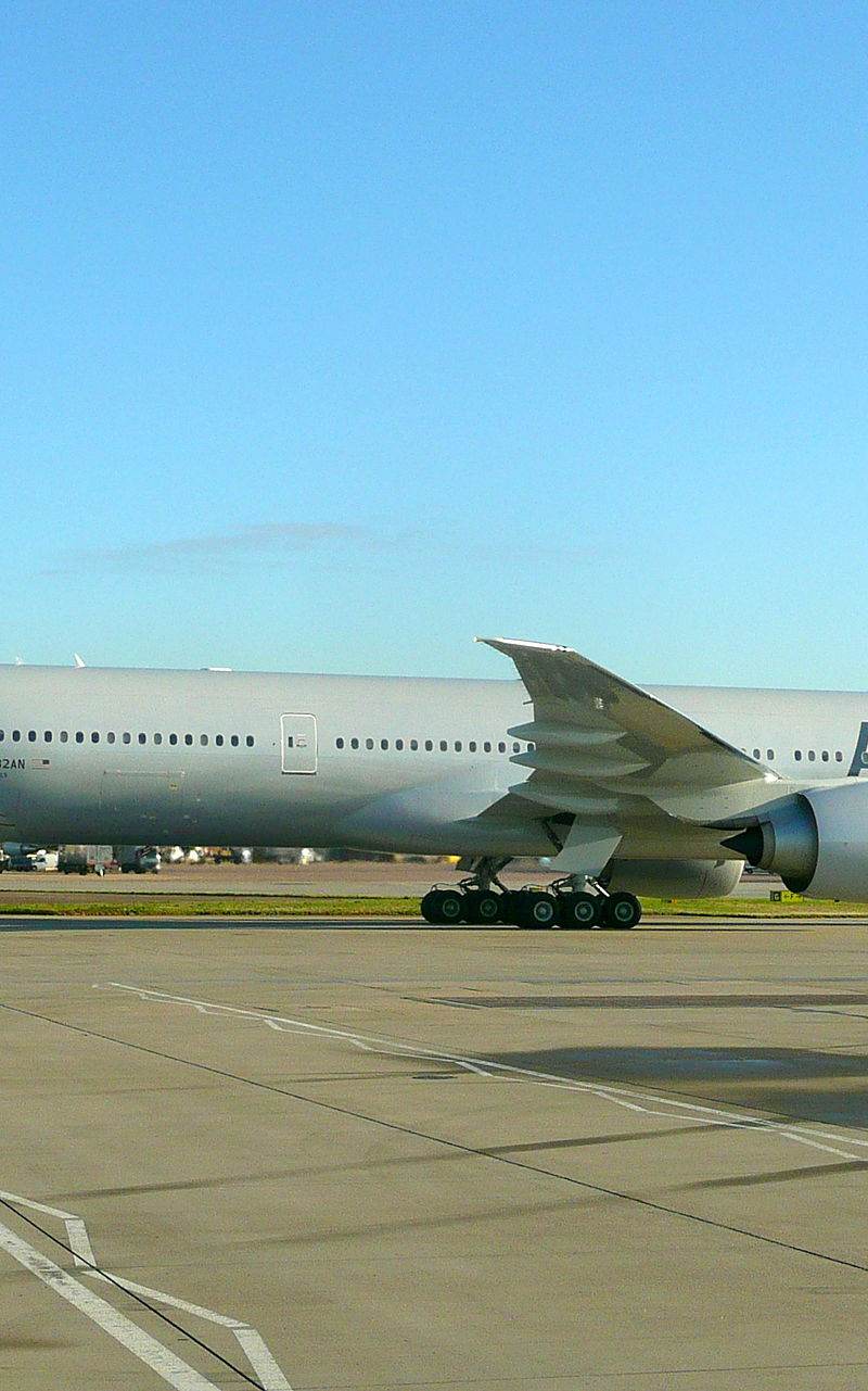 N732AN - Twin-engine aircraft