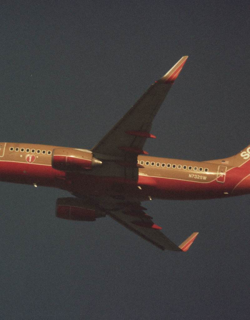 N732SW - Twin-engine aircraft