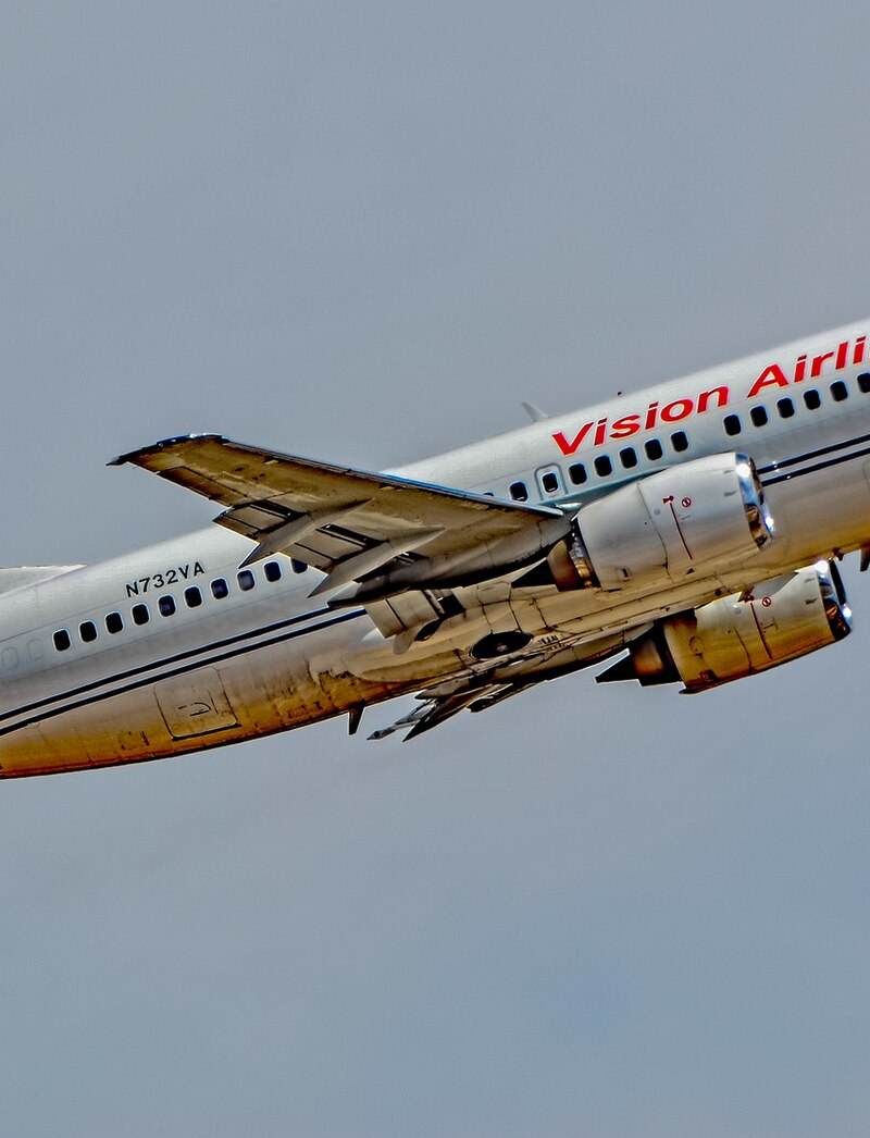 N732VA - Twin-engine aircraft