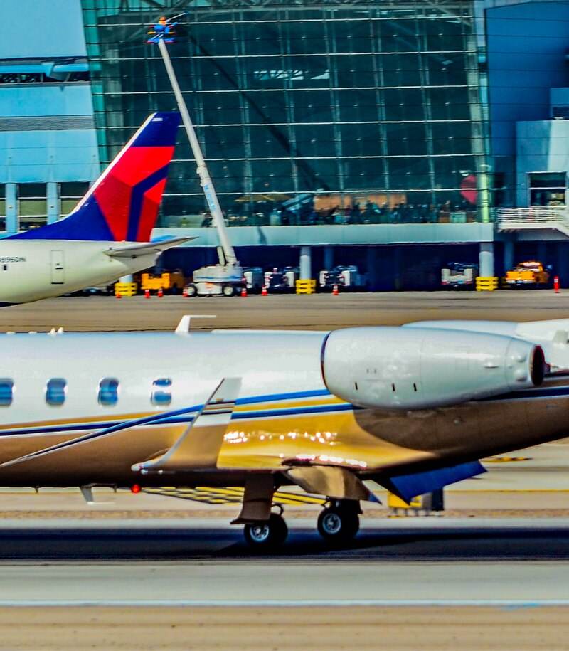 N733E - Business jet