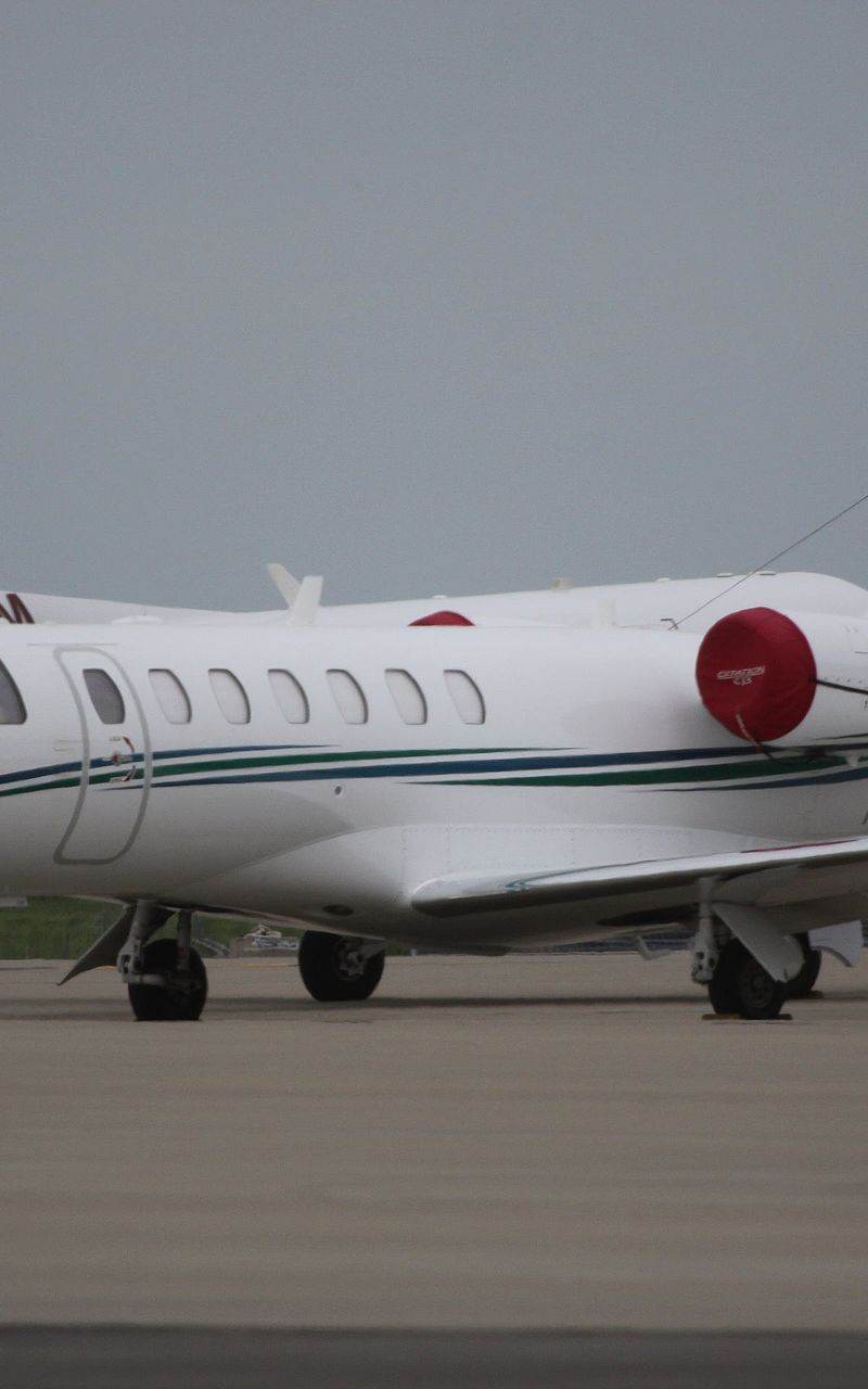 N73EL - Business jet
