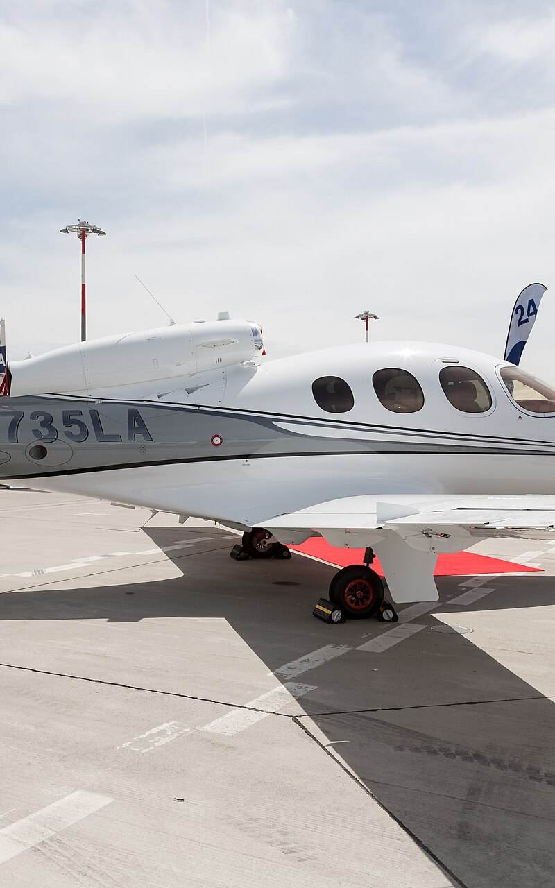 N735LA - Cirrus