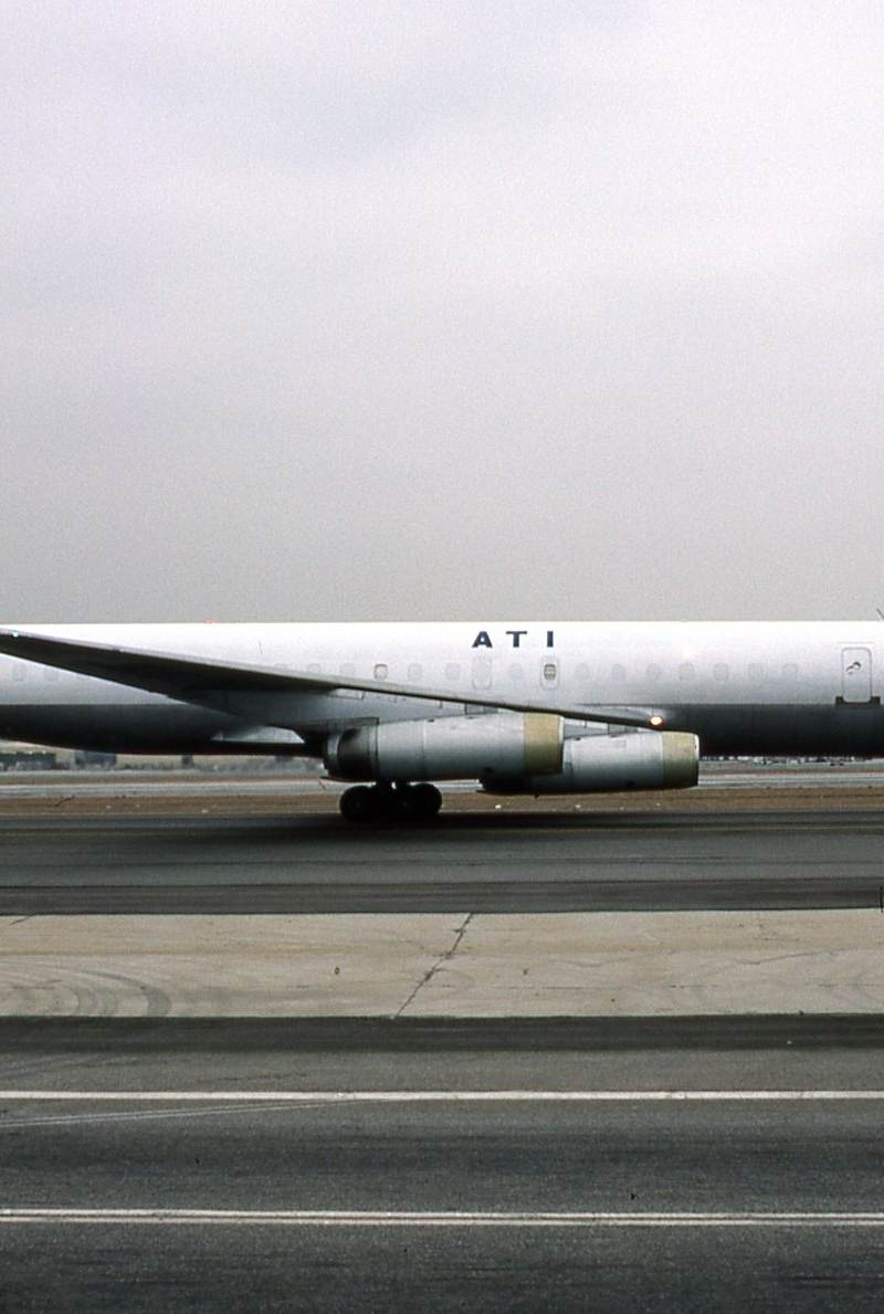 N735PL - Twin-engine aircraft
