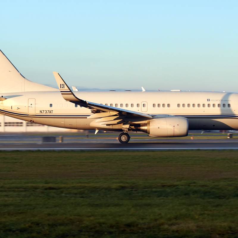 N737AT - Twin-engine aircraft