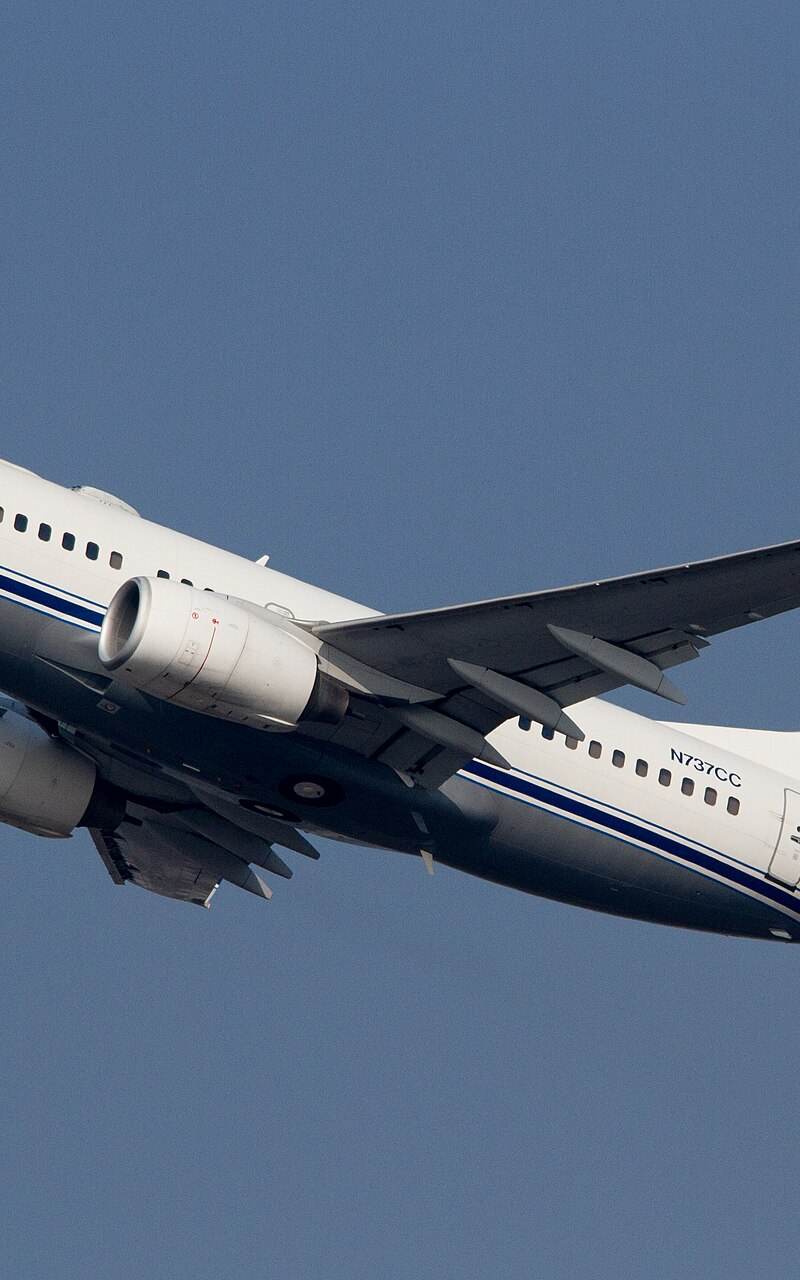 N737CC - Twin-engine aircraft