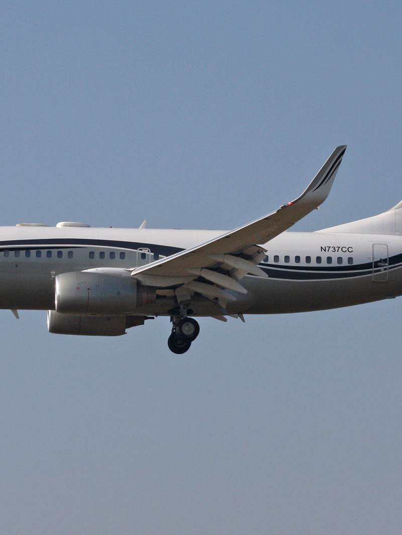 N737CC - Twin-engine aircraft