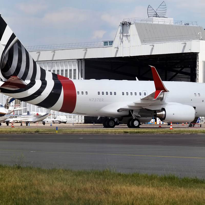 N737ER - Business jet