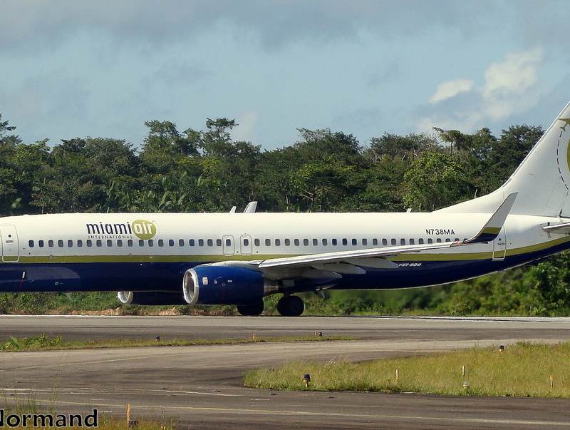 N738MA - Twin-engine aircraft