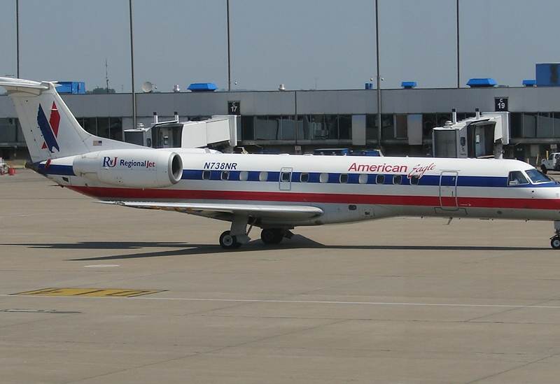 N738NR - Embraer