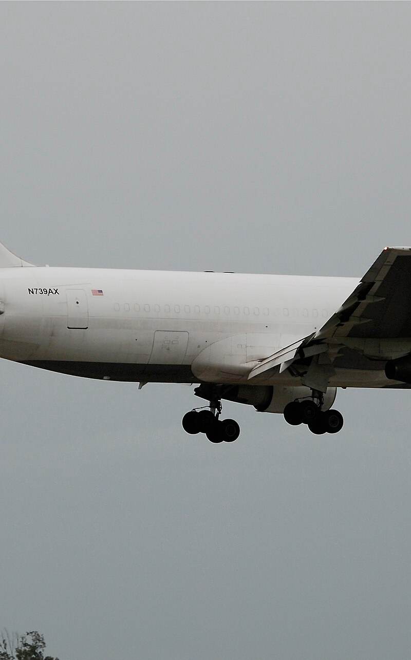 N739AX - Twin-engine aircraft