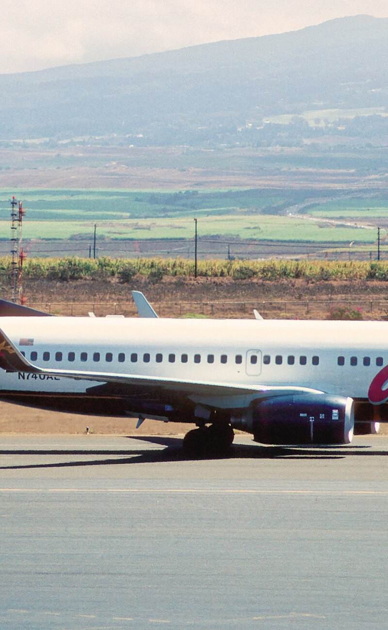 N740AL - Twin-engine aircraft
