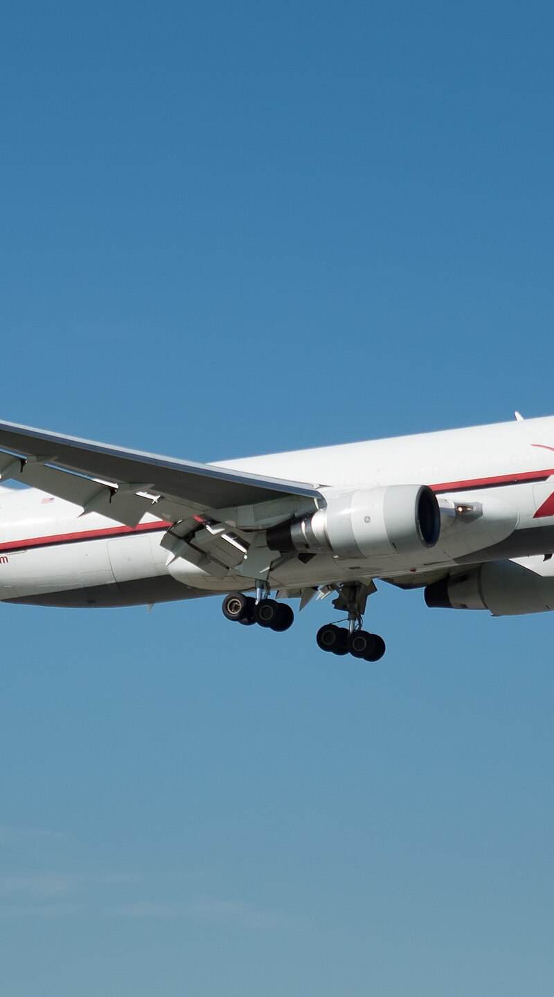 N740AX - Twin-engine aircraft