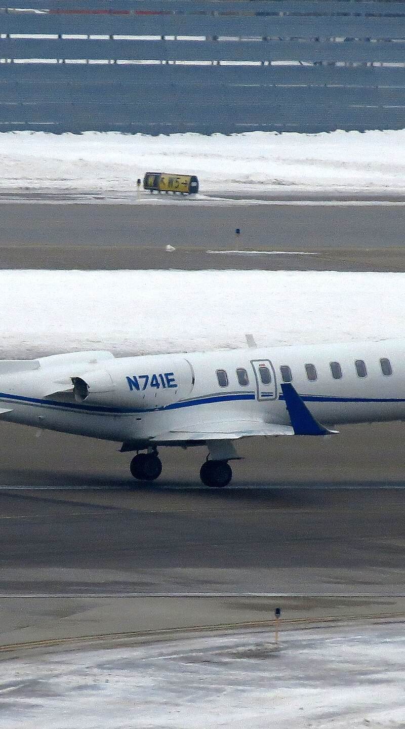 N741E - Business jet