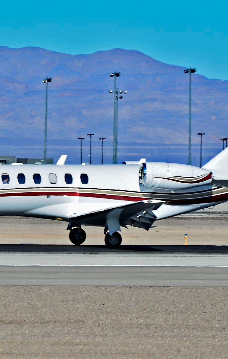 N742AR - Business jet