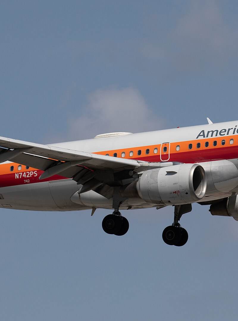 N742PS - Twin-engine aircraft
