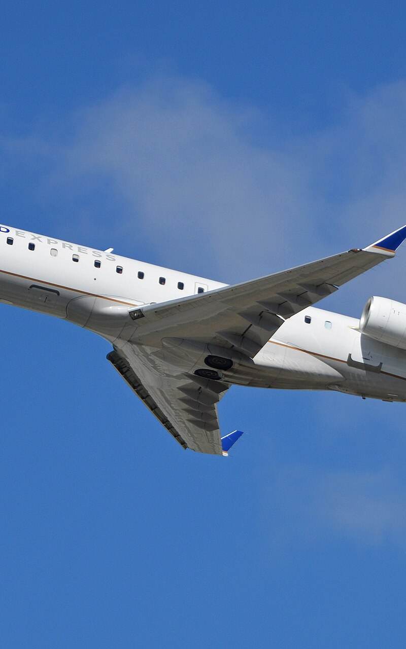 N742SK - Twin-engine aircraft