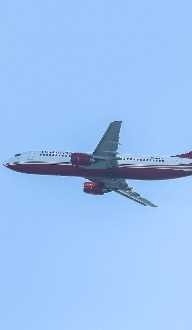 N742VA - Twin-engine aircraft