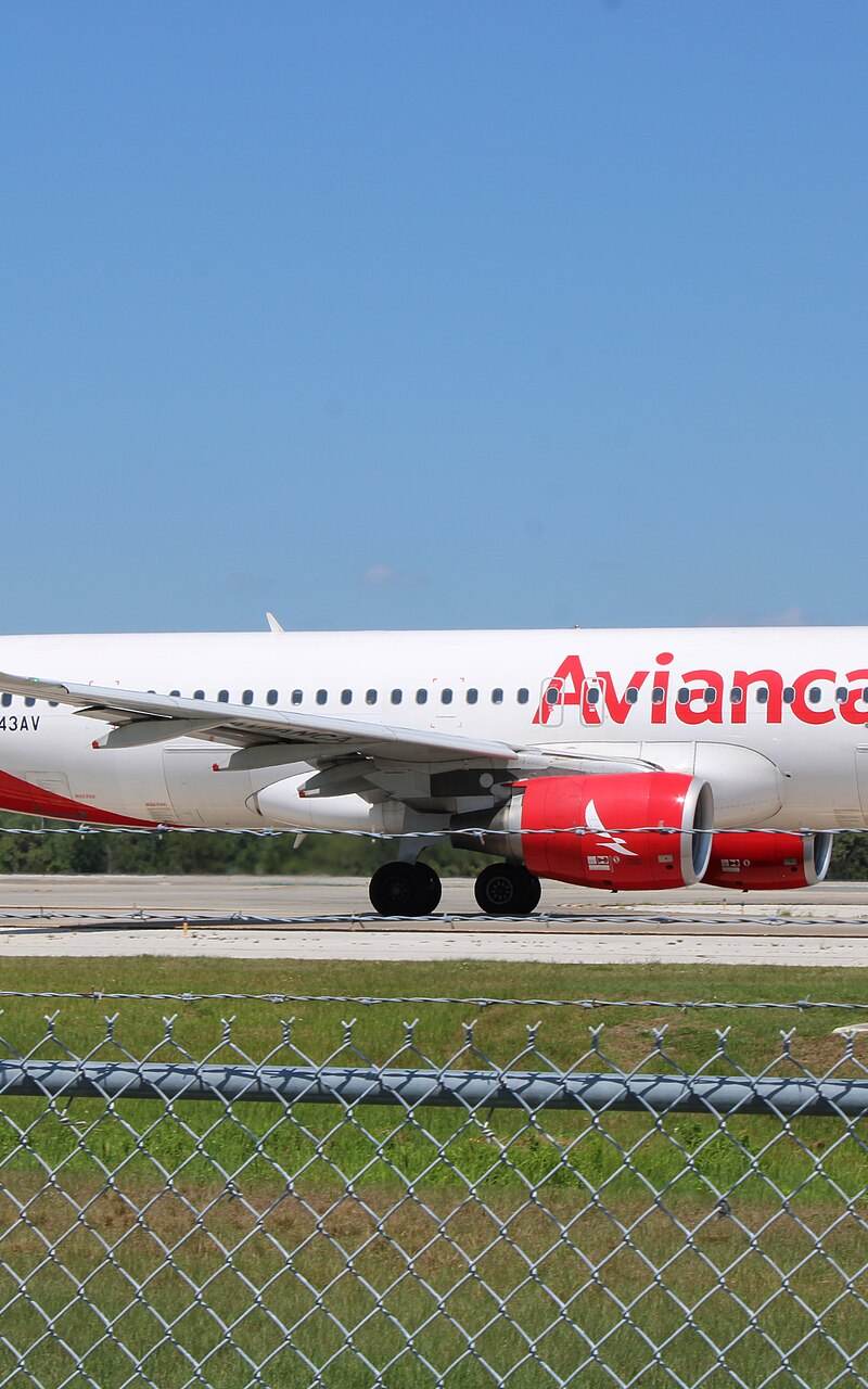 N743AV - Airbus