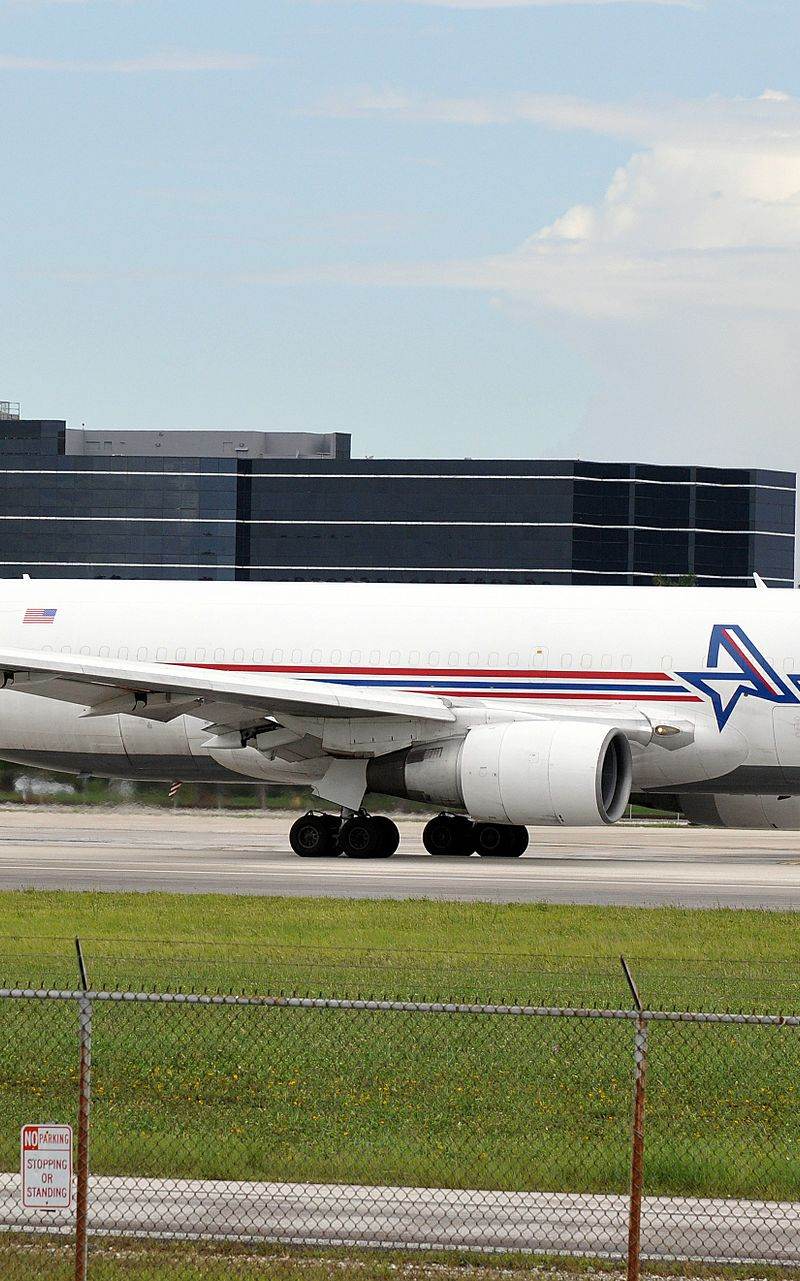 N743AX - Twin-engine aircraft