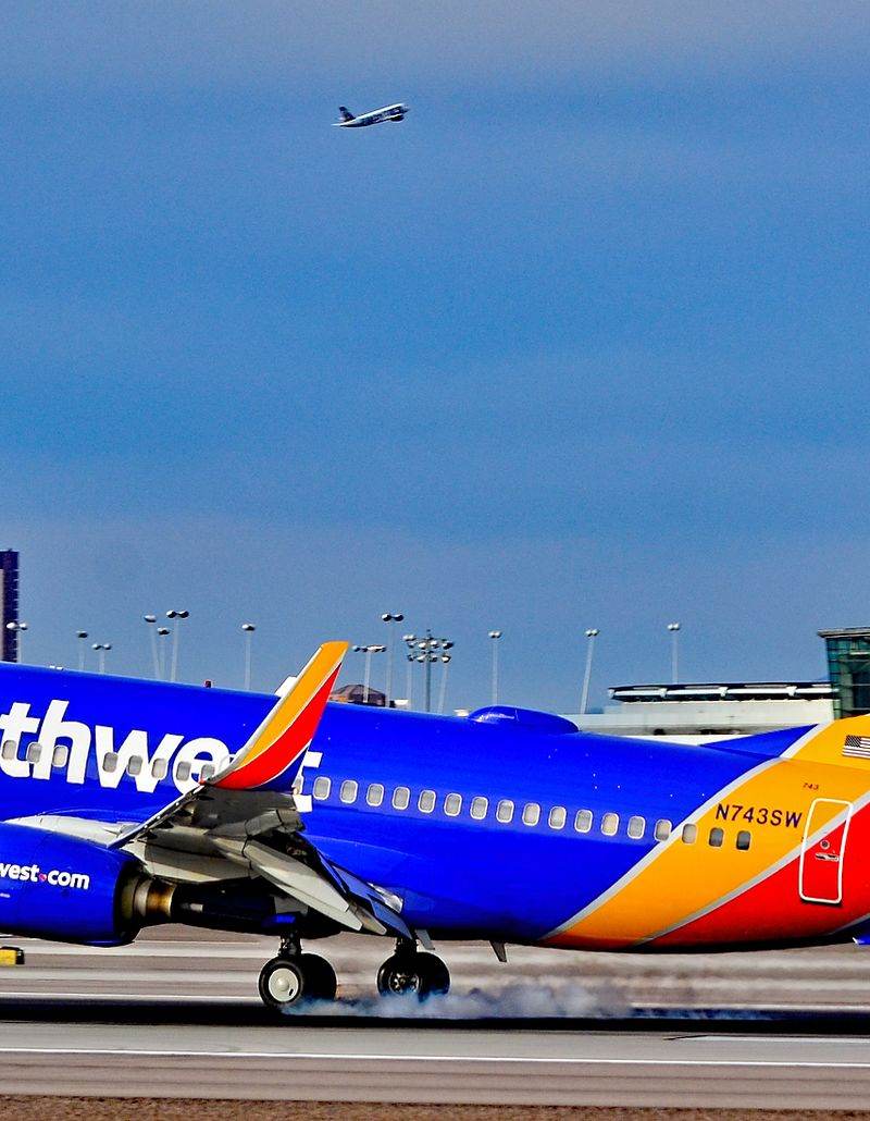N743SW - Boeing