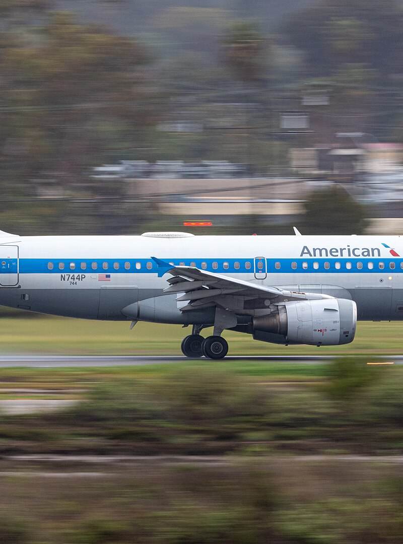 N744P - Twin-engine aircraft